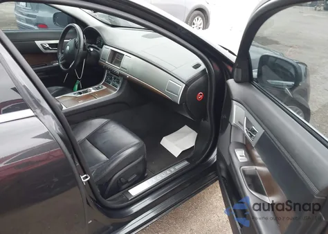 2013 Jaguar Xf из США, поврежденный, VIN SAJWA0E74D8S90586